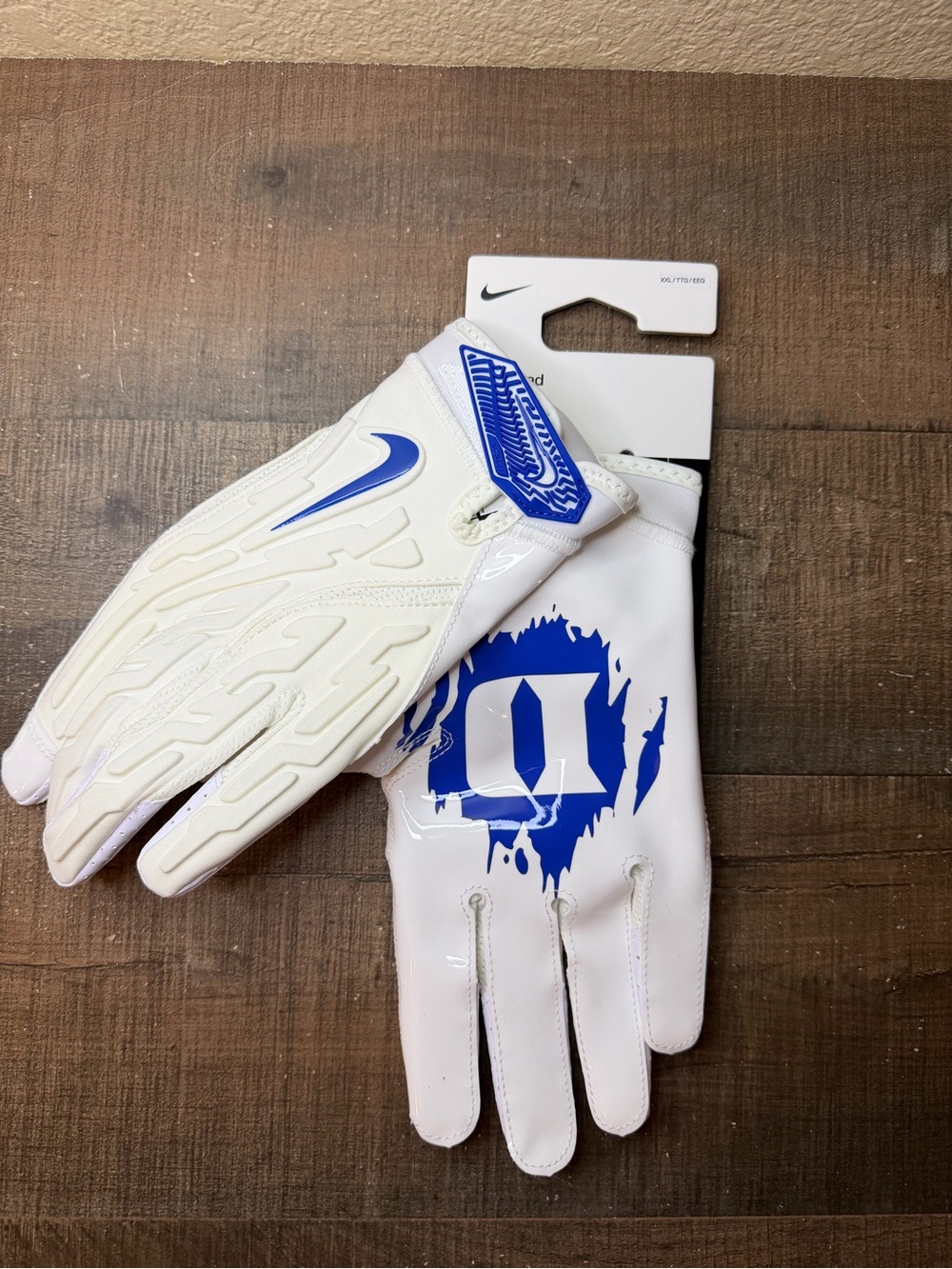 Nike Superbad 7.0 “Duke Blue Devils” Football Gloves.
- Size 2XL Men.